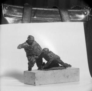 Beeldhouwkunst, beeldhouwwerken, brons, Bayens , Hans, Bestanddeelnr 918-3916