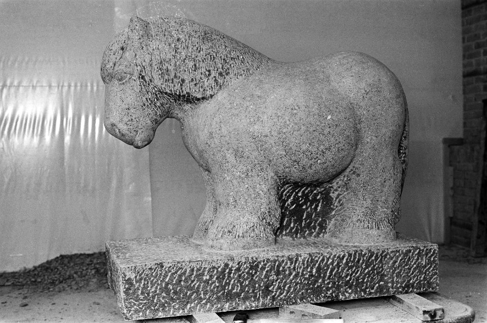 Beeldje van mevrouw Van der Horst (een paardje), Bestanddeelnr 931-6798