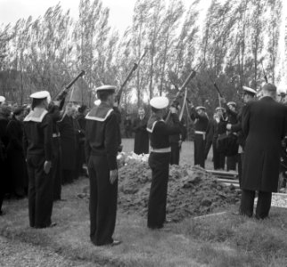 Begrafenis Hofmeester Van der Werf te Dirksland Marvo, Bestanddeelnr 904-5743