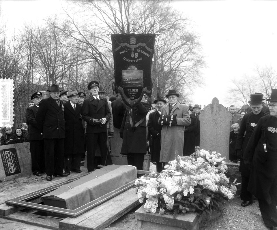 Begrafenis Kramer van de Nederlandse Jacoba IJmuiden, Bestanddeelnr 904-9398