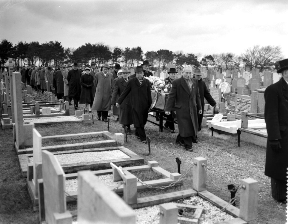 Begrafenis van oud redder der NZHRM te Huisduinen van Jacob Been, Bestanddeelnr 909-2328