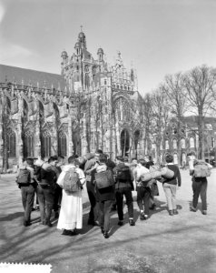 Begin van de voettocht Pax Christi te Den Bosch . Verzamelplaats op de parade , Bestanddeelnr 912-3122