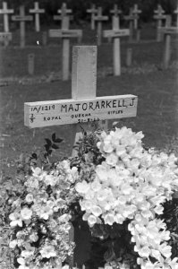 Begraafplaats Britse militairen. Graf van Major J. Arkell (1A1219), van de Roya, Bestanddeelnr 510-2-1