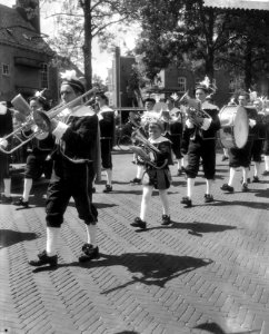 Begin van de feesten in Amersfoort t.g.v. het zevenhonderdjarig bestaan , klein , Bestanddeelnr 910-4407