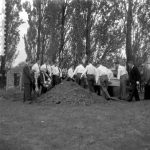 Begrafenis I P C M van Delft te Zeelst, Bestanddeelnr 909-0489