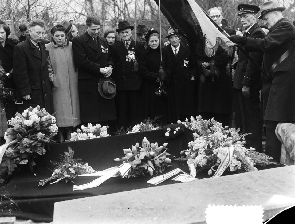 Begrafenis Kramer van de Nederlandse Jacoba IJmuiden, Bestanddeelnr 904-9396
