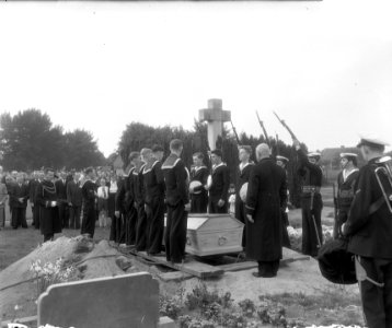 Begrafenis Renkum, korporaal S. H. J. Wamel (Koninklijke Marine), Bestanddeelnr 907-2959