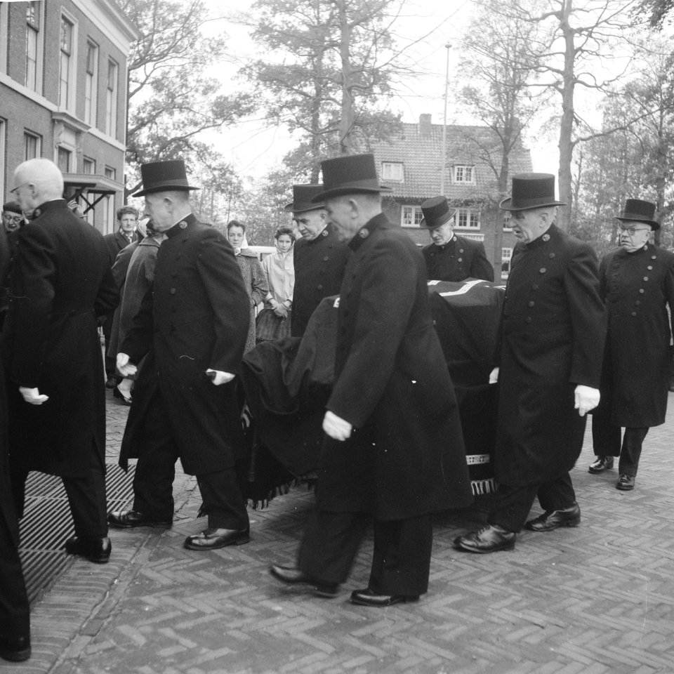 Begrafenis Theo Maswijck in Soest, Bestanddeelnr 913-1847