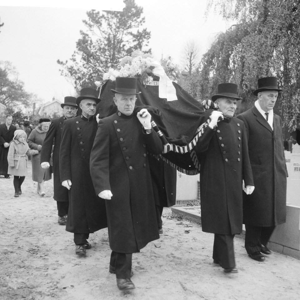 Begrafenis Theo Maswijck in Soest, Bestanddeelnr 913-1855