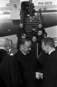 Belangrijkste Nederlandse deelnemers aan het Concillie te Rome vertrokken, vln, Bestanddeelnr 914-3877