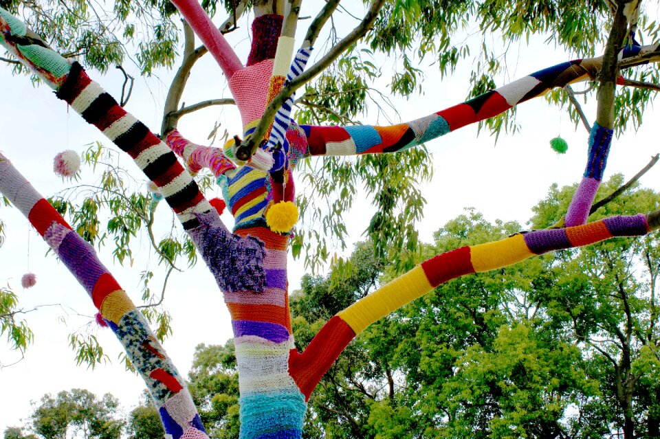 Graffiti street art knitter