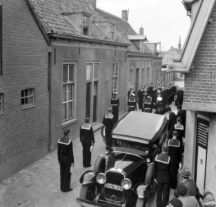 Begrafenis Hofmeester Van der Werf te Dirksland Marvo, Bestanddeelnr 904-5745