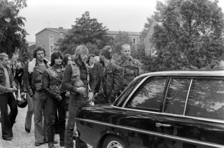 Begrafenis lid van Hells Angels op Nieuwe Oosterbegraafplaats in Amsterdam, Bestanddeelnr 927-2852