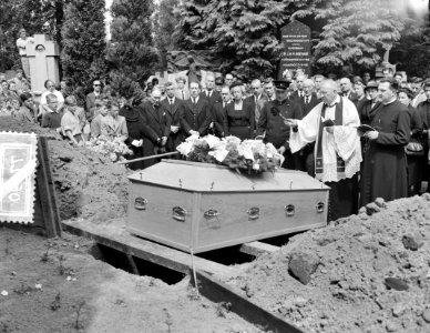 Begrafenis Jungschläger Maastricht, Bestanddeelnr 907-7490