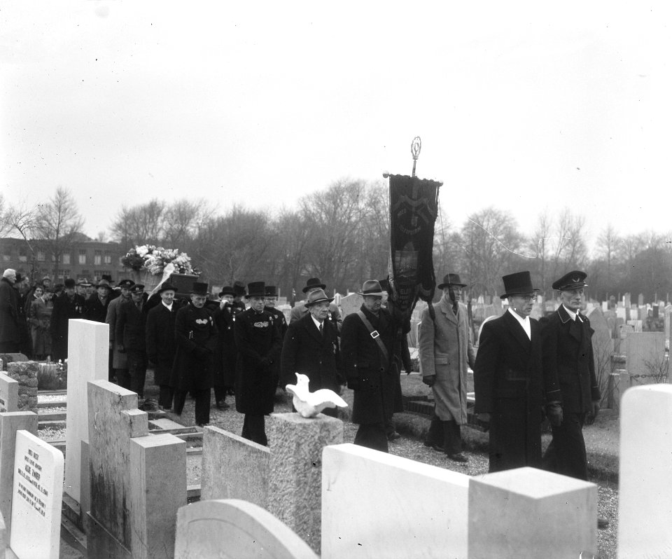 Begrafenis Kramer van de Nederlandse Jacoba IJmuiden, Bestanddeelnr 904-9402