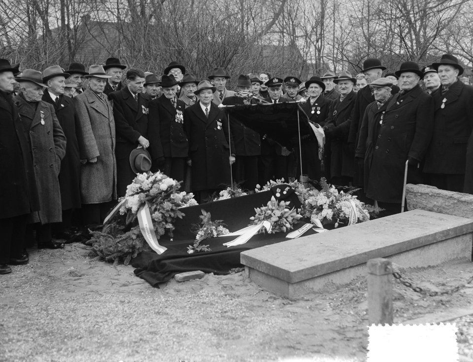 Begrafenis Kramer van de Nederlandse Jacoba IJmuiden, Bestanddeelnr 904-9394