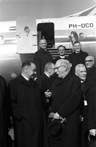 Belangrijkste Nederlandse deelnemers aan het Concillie te Rome vertrokken, vln, Bestanddeelnr 914-3878