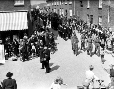 Begrafenis matroos O. V. W. Spaans te Den Haag, Bestanddeelnr 903-3737
