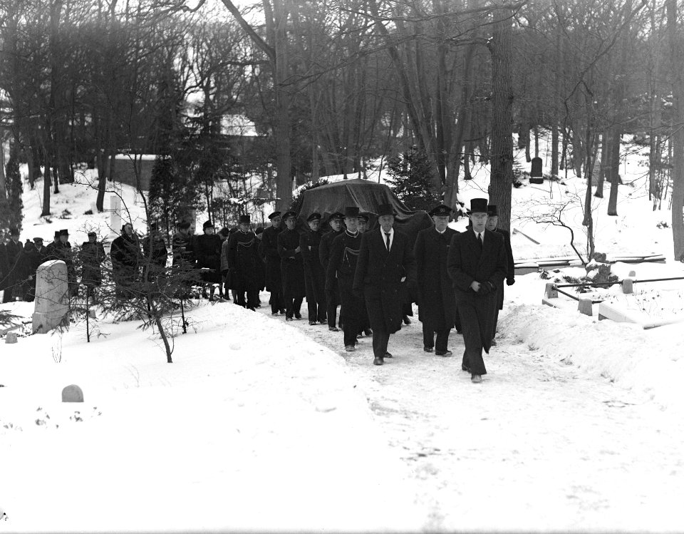 Begrafenis van de KLM-piloot Gerrit J. Geysendorffer op begraafplaats Westerveld, Bestanddeelnr 902-0292