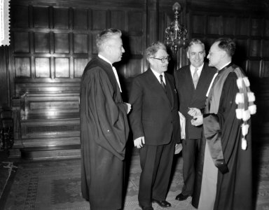 Behandeling Internationale Gerechtshof Den Haag van het Israelisch Bulgaars vlie, Bestanddeelnr 910-2179