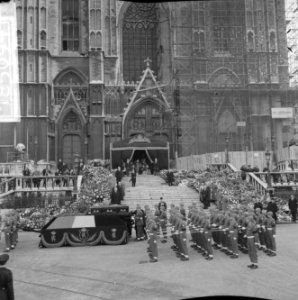 Begrafenis van Koningin Elizabeth van België te Brussel het stoffelijk overscho, Bestanddeelnr 918-5094