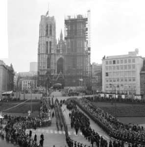 Begrafenis van Koningin Elizabeth van België te Brussel begrafenisstoet bij het, Bestanddeelnr 918-5104