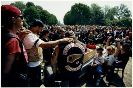 Begrafenis Hells Angel André Roman Brown op de Noorder Begraafplaats. NL-HlmNHA 54027500