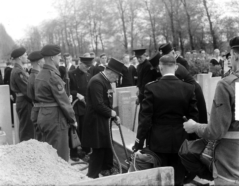 Begrafenis met militaire eer in Amsterdam, Bestanddeelnr 903-9426