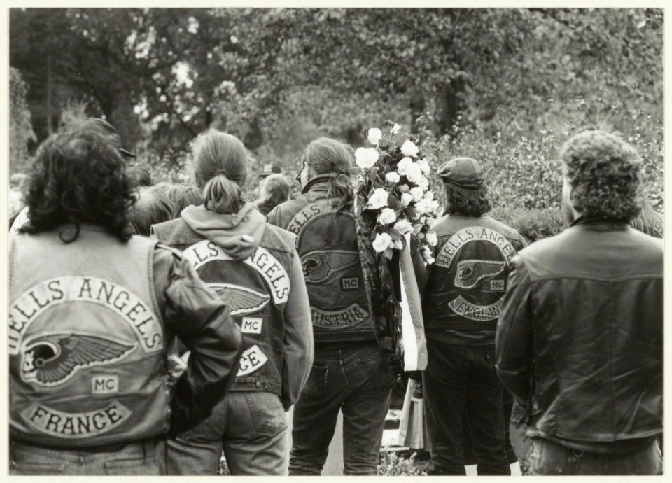 Begrafenis Hells Angel Ed Wijnhof op de Noorder Begraafplaats. NL-HlmNHA 54031642