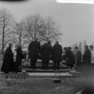 Begrafenis Fernado Westhiner te Sliedrecht, bij de groeve, Bestanddeelnr 916-1204