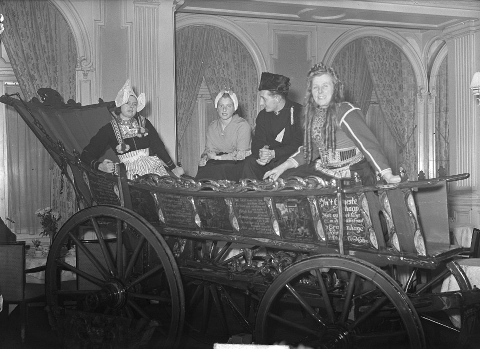 Boerenwagen met vertegenwoordigers uit Nederlandse provincies naar Engeland en A, Bestanddeelnr 904-2959
