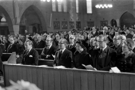 Begrafenis oud premier Cals , Den Haag in St Paschaliskerk Prins Claus, Japanse, Bestanddeelnr 925-2808