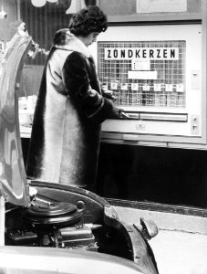 Bougie-automaat in Wenen, Bestanddeelnr 913-3894 (cropped)