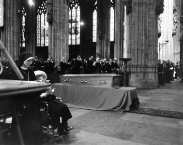 Begrafenis mgr. Bekkers , overzicht in de St. Jan, Bestanddeelnr 919-1481