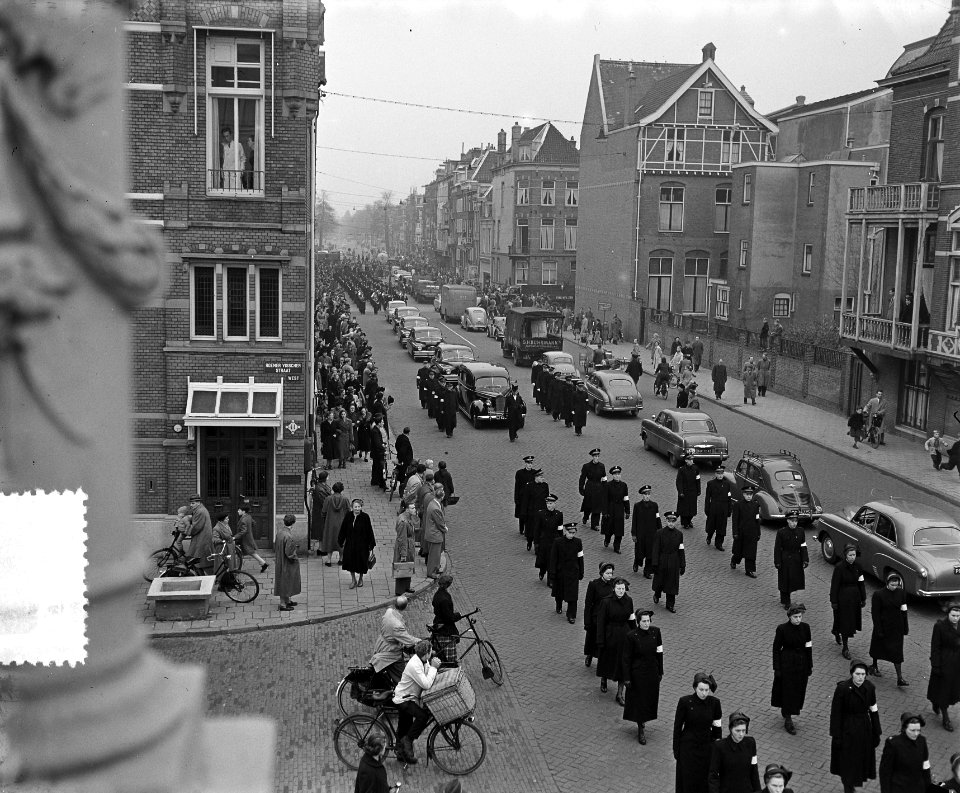 Begrafenis Kolonel Jac. Smael van het Leger des Heils, Bestanddeelnr 906-1107