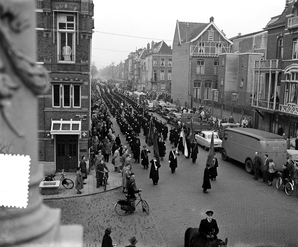 Begrafenis Kolonel Jac. Smael van het Leger des Heils, Bestanddeelnr 906-1108