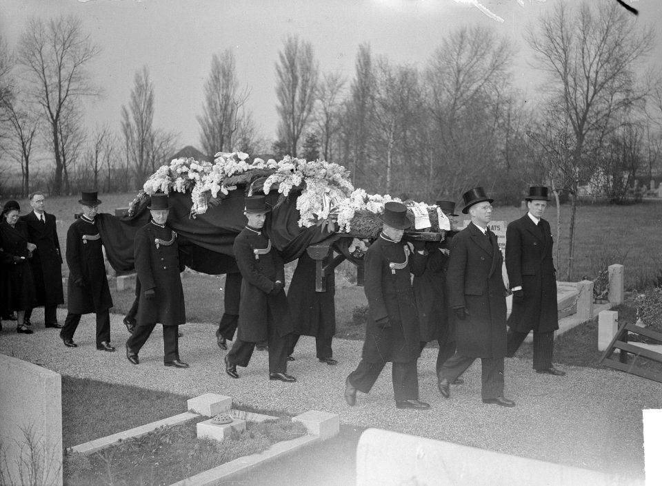 Begrafenis G. Smit (Marine), Bestanddeelnr 903-2870