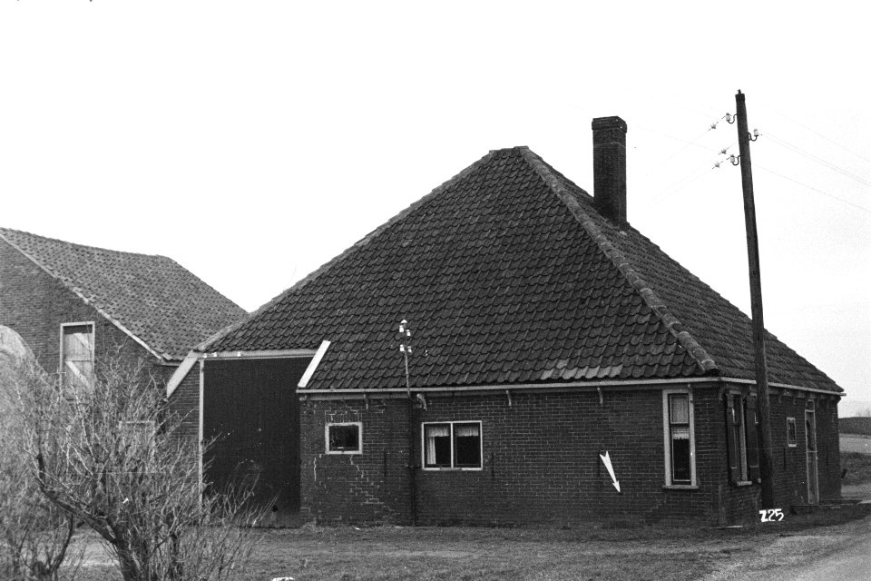 Boerderij te Zijpe (ruilverkaveling Zijpe- en Hazepolder), Bestanddeelnr 170-1564
