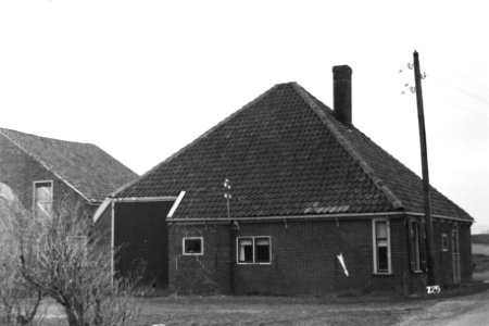 Boerderij te Zijpe (ruilverkaveling Zijpe- en Hazepolder), Bestanddeelnr 170-1564