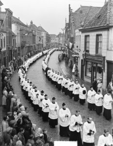 Begrafenis Mgr. Hopmans Bisschop van Breda, Bestanddeelnr 904-4429