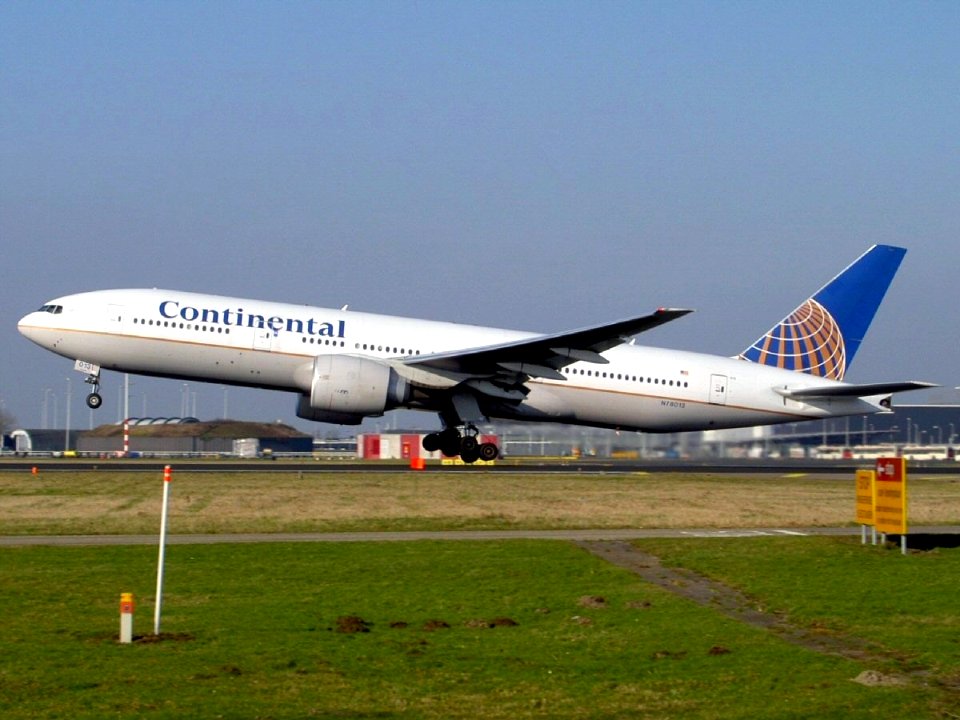 Boeing 777-224ER Continental Airlines N78013 Amsterdam Schiphol (AMS - EHAM), 06 February 2005