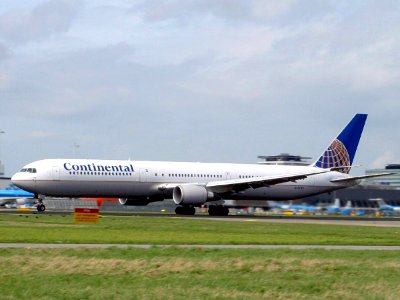 Boeing 767-424ER Continental Airlines N68061 at Amsterdam Schiphol, The Netherlands, 04 April 2004