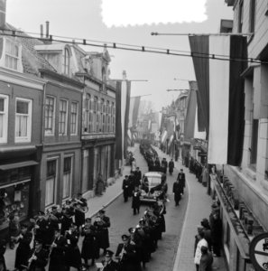 Begrafenis politieagent A. van Eck te Woerden, Bestanddeelnr 905-4185