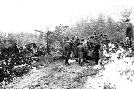 Bofors Field Howitzer 77 Artillery Regiment of Småland (A 6) 1978-1982 010