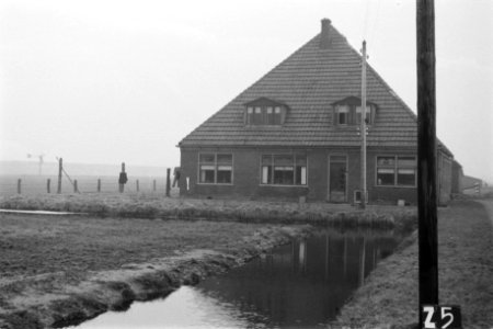 Boerderij te Zijpe (ruilverkaveling Zijpe- en Hazepolder), Bestanddeelnr 170-1522