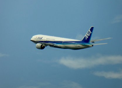 Boeing 777-281 JA701A