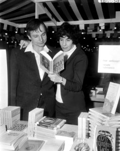 Boekenmarkt in de Bijenkorf te Amsterdam, Bestanddeelnr 918-9887