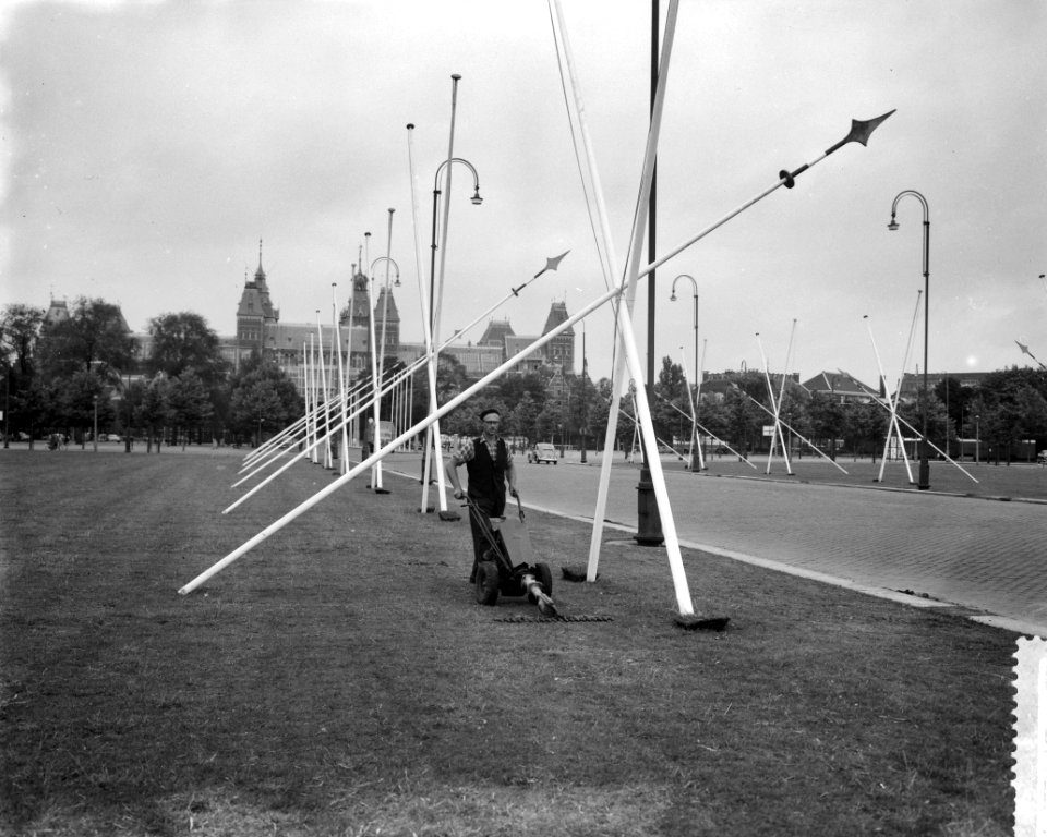 Boudewijn op het Museumplein te Amsterdam, Bestanddeelnr 910-4916