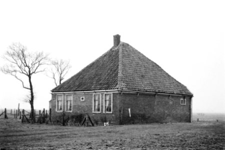 Boerderij te Zijpe (ruilverkaveling Zijpe- en Hazepolder), Bestanddeelnr 170-1532