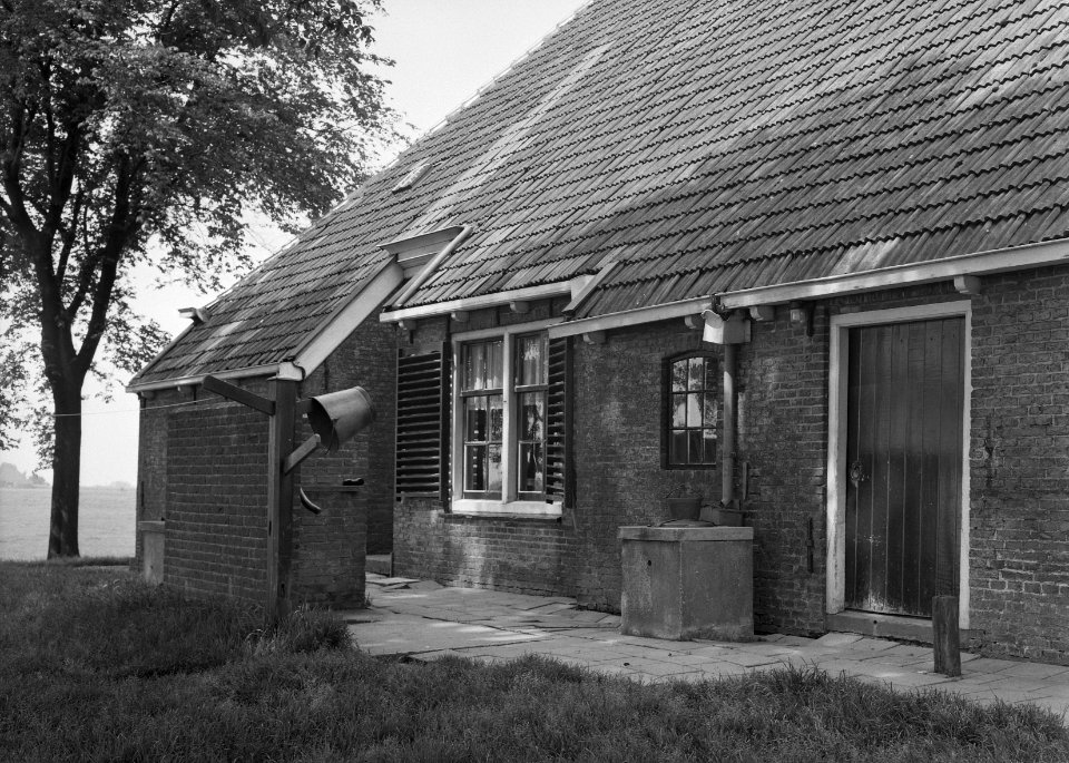 Boerderij van F Bouma te Nijhuizum (Friesland), Bestanddeelnr 163-0175